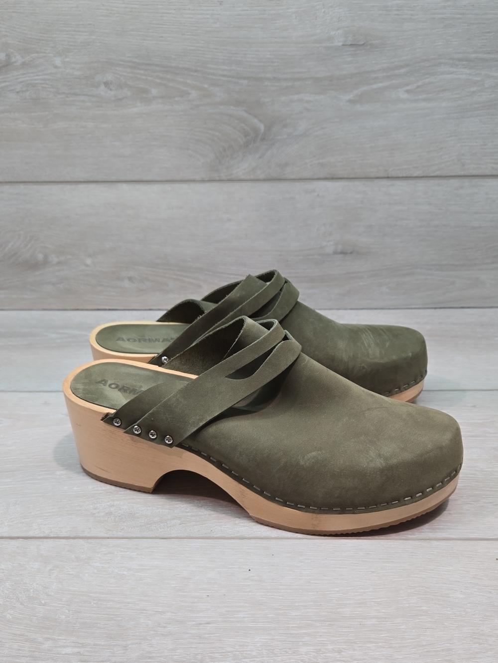 Aormatou Women "Like New" Suede Mary Jane Clog Mules Shoes Sz 8